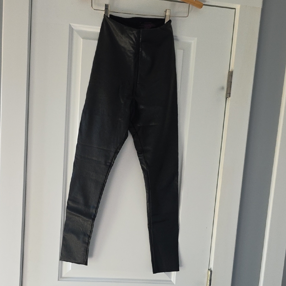 NWOT....Commando Faux Spandex Black Leggings!
